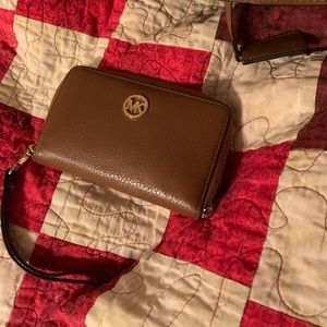 MICHAEL KORS large wallet wristlet